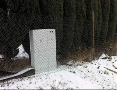 Nový pilíř, po oplocení je nepřístupný obsluze