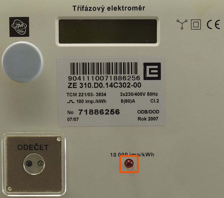 blikání metrologické diody signalizuje průchod elektrické energie
