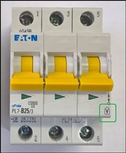 Hlavní jistič - chrání obvod proti nadproudům - přetížení - liší se označením Hlavní jistič - chrání obvod proti nadproudům - přetížení - liší se označením