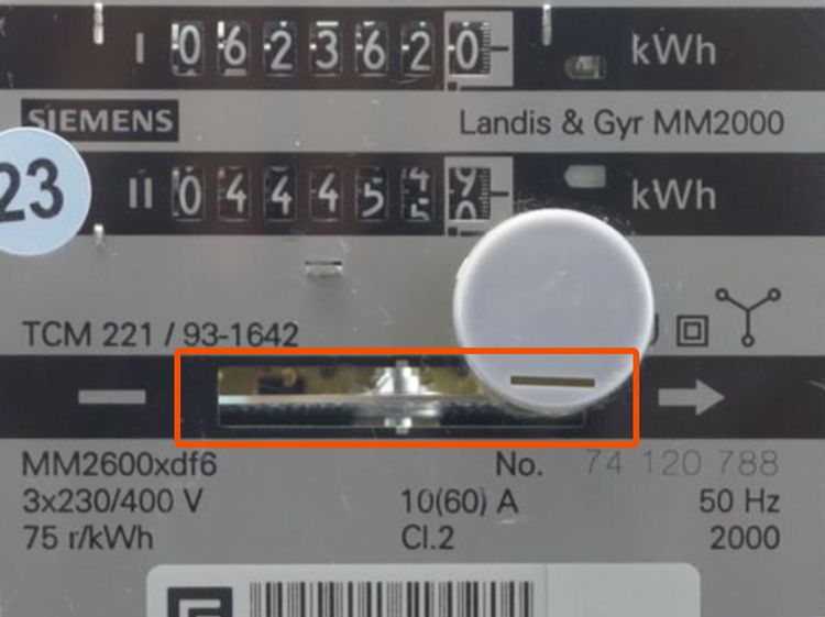 Otáčení kotouče signalizuje průchod elektrické energie
